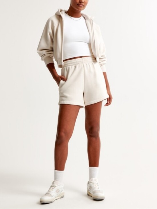 Abercrombie & Fitch Pants - Abercrombie & Fitch High-Rise Vintage Sunday Shorts - Cream / Off White